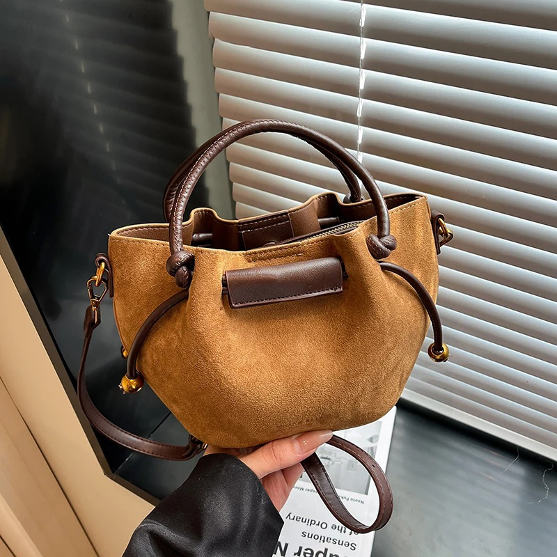 Luxury Bags Trend 2025 - Mini borsa a tracolla da donna