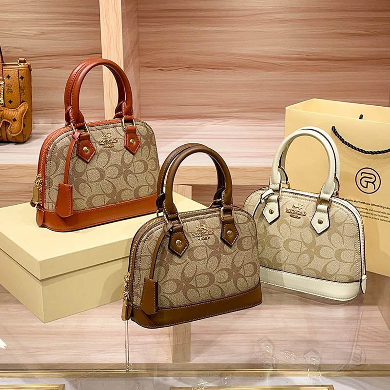 Luxury Bags Trend 2025 - Borsa a Conchiglia da Donna di
