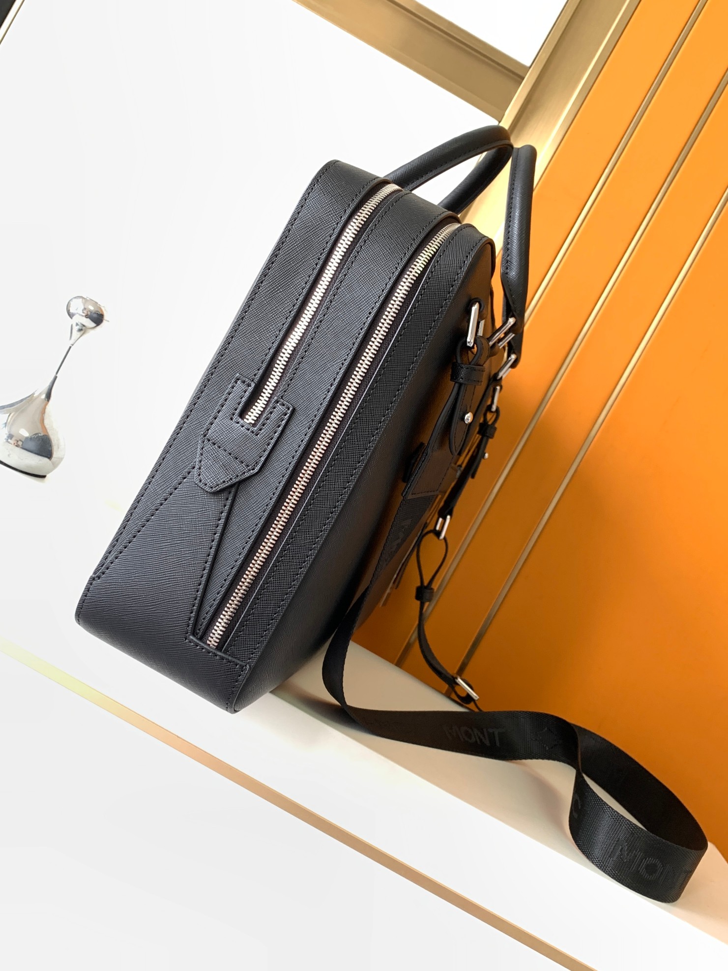 Borse a Mano di Lusso da Uomo, - Luxury Bags Storage recensione e prezzo