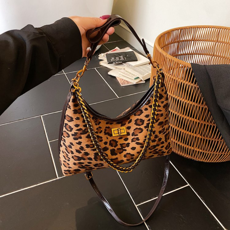 Elegante borsa a tracolla Bors - Luxury Bags Paris recensione e prezzo