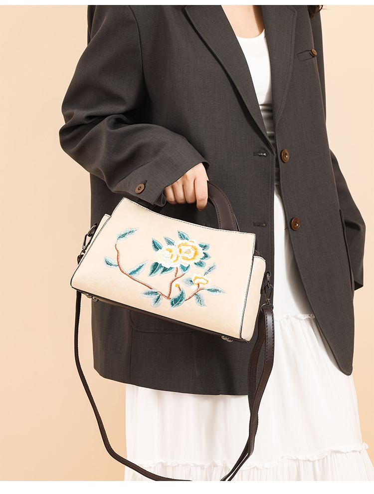Borsa a tracolla ricamata da d - Luxury Bags Office recensione e prezzo