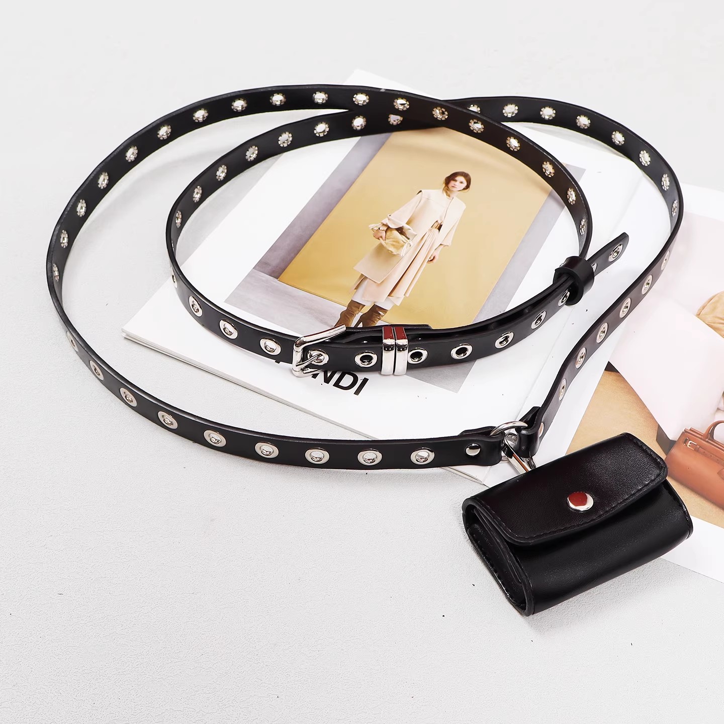 Pista da donna Moda Borsa nera - Belt Bag Leather Wide recensione e prezzo