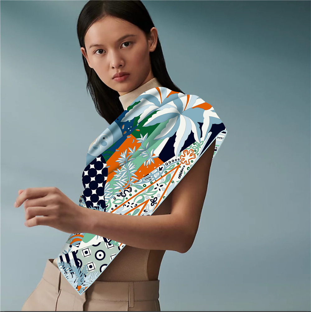 Sciarpa di seta da donna vinta - Luxury Bags Vintage recensione e prezzo