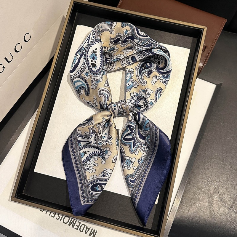 Foulard Quadrato di Lusso in R - Luxury Bags Vintage recensione e prezzo