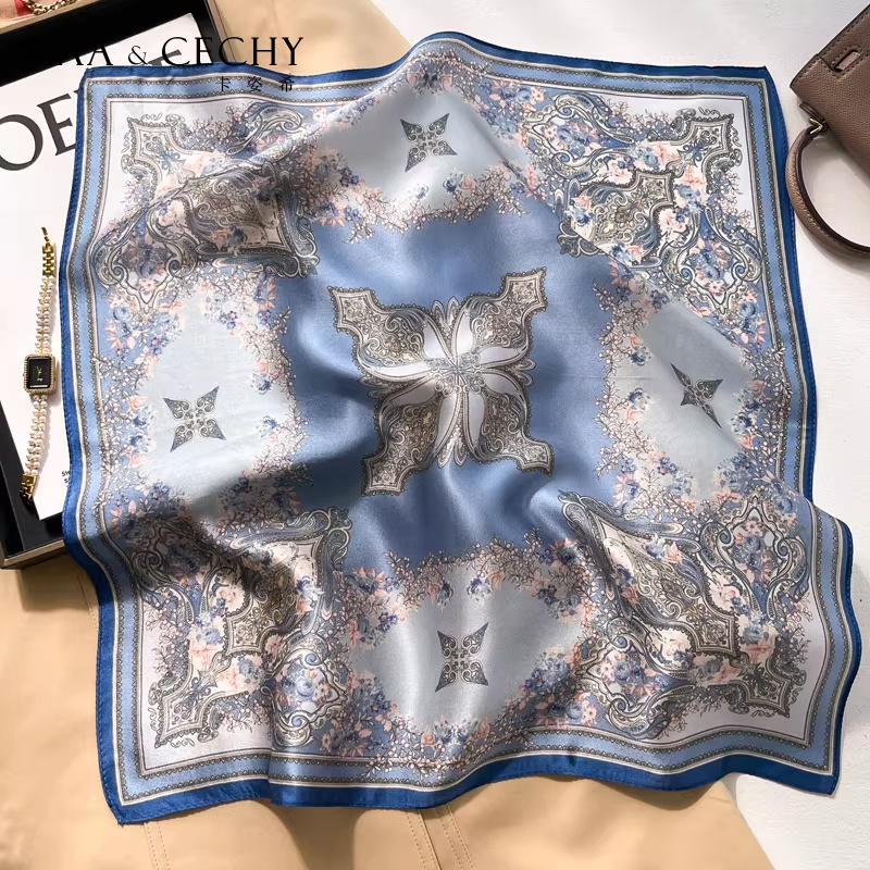 Foulard Quadrato in Seta di Ge - Luxury Bags Office recensione e prezzo