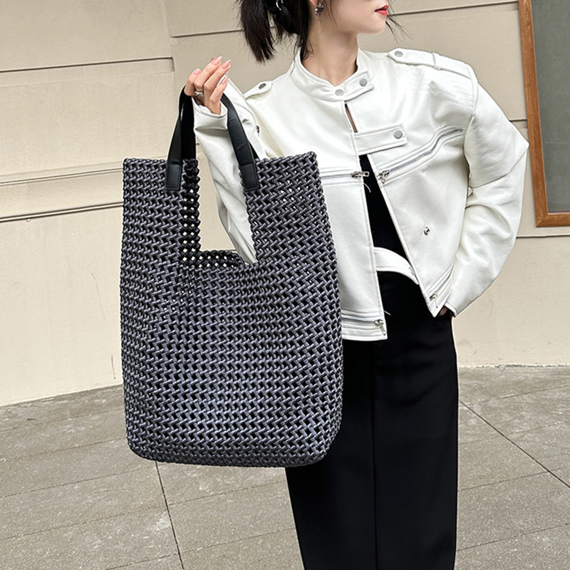 2025 Borsa tote di grande capa - Luxury Bags Trend 2025 recensione e prezzo